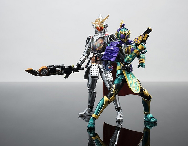 h.figuarts 假面骑士铠武 极铠甲