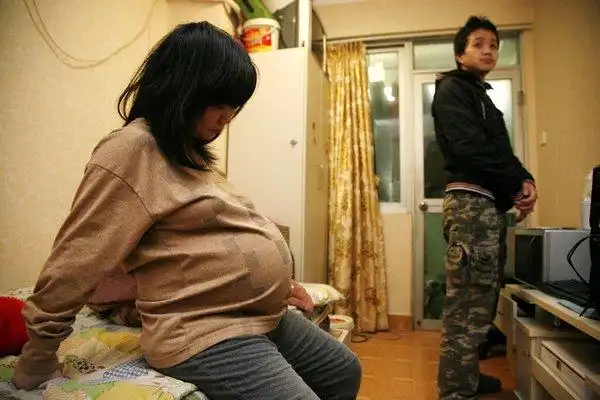 图片报道:厦门孕妇怀5胞胎(4)