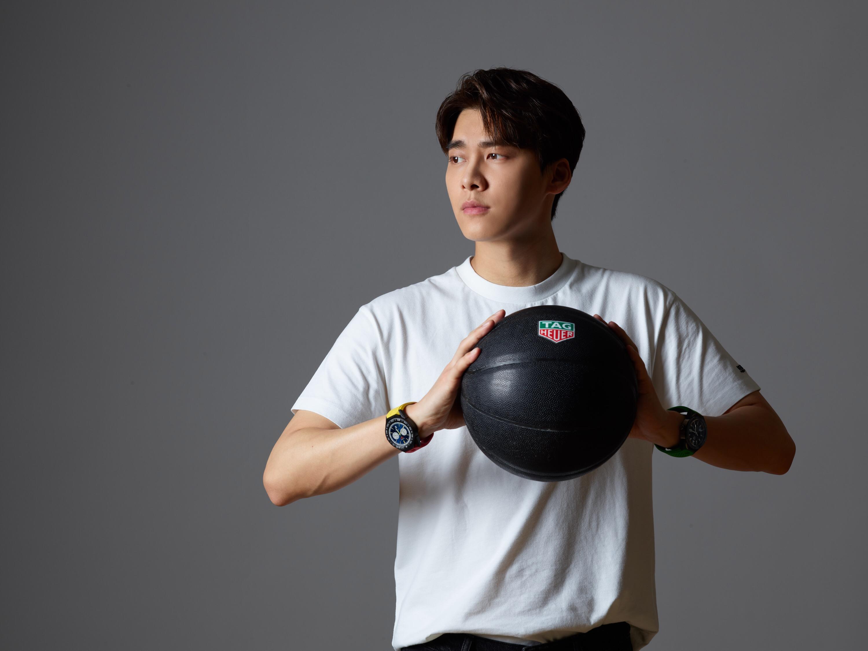 我要打篮球:李易峰变身篮球学长,最想和姚明打篮球,现场酷爆了