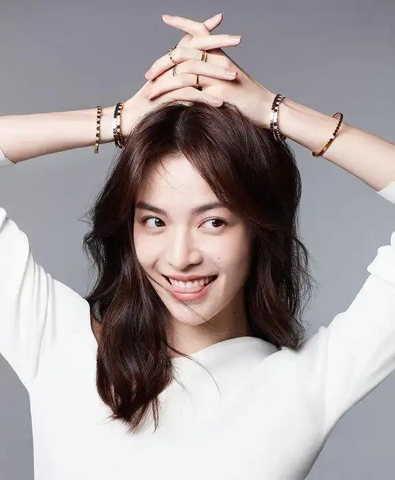 冯小刚直言:她"太能装"了,一辈子也难红,更别提拿奖了