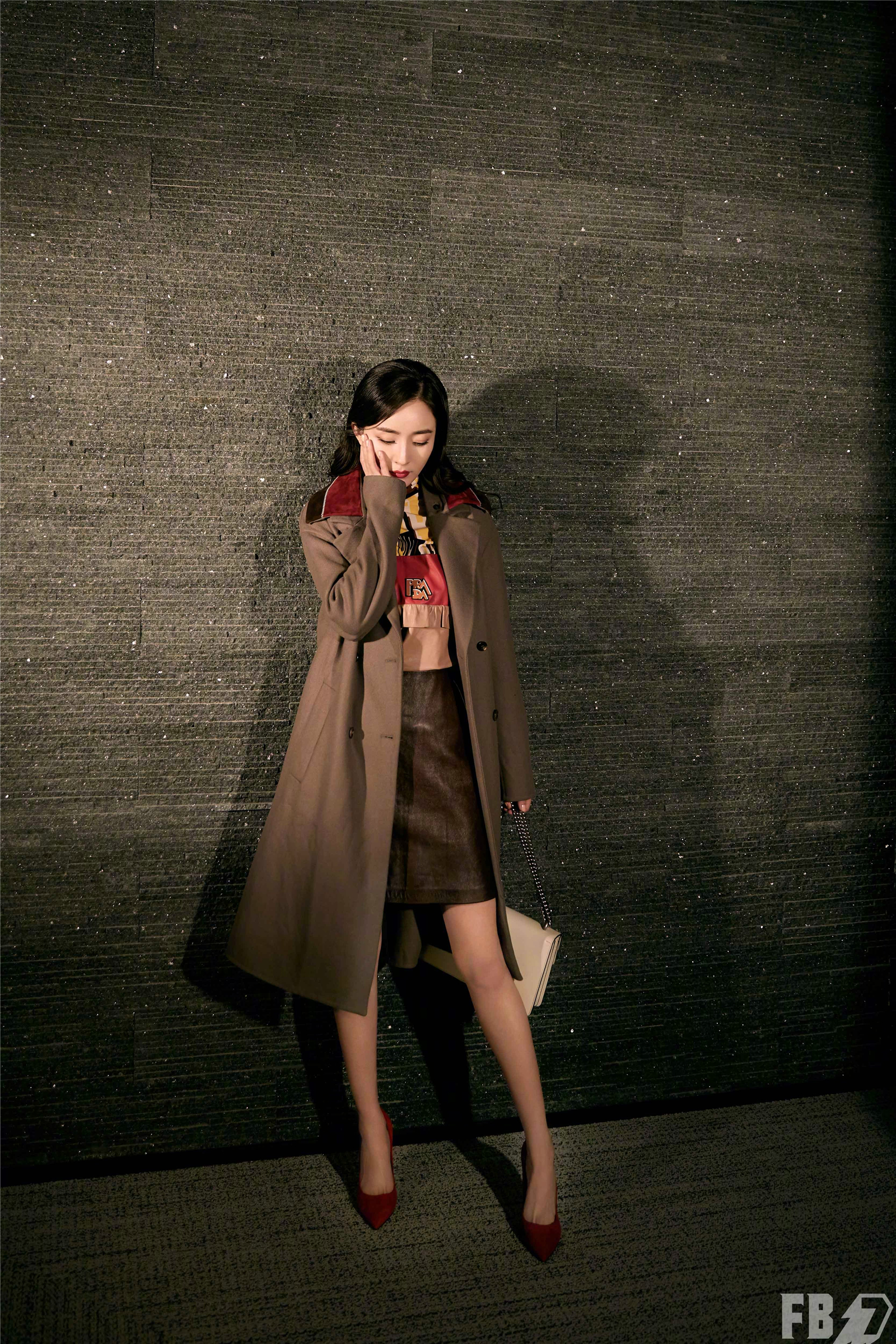 《fire bible2019》:杨幂(你们的街拍幂( ))