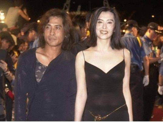 齐秦和方美芳交恶始末,到底谁"坑"了谁?_齐豫_姐姐_朋友