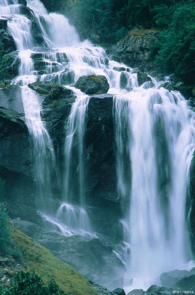 庐山飞瀑——中国自然奇观