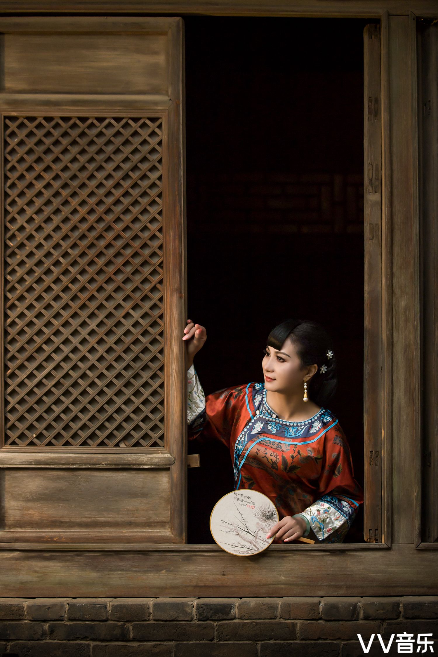 烛光更捻,皆是离人影