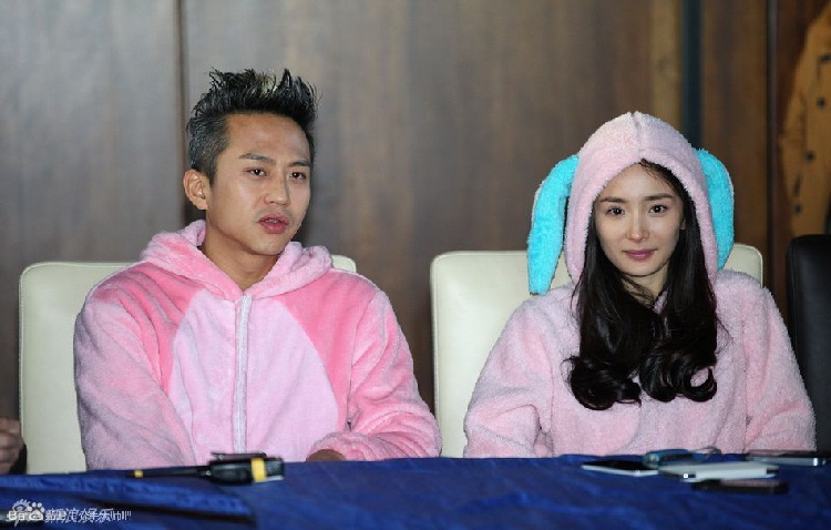 分手大师杨幂邓超同款情侣睡衣如厕版卡通 长耳兔法兰绒连体动物