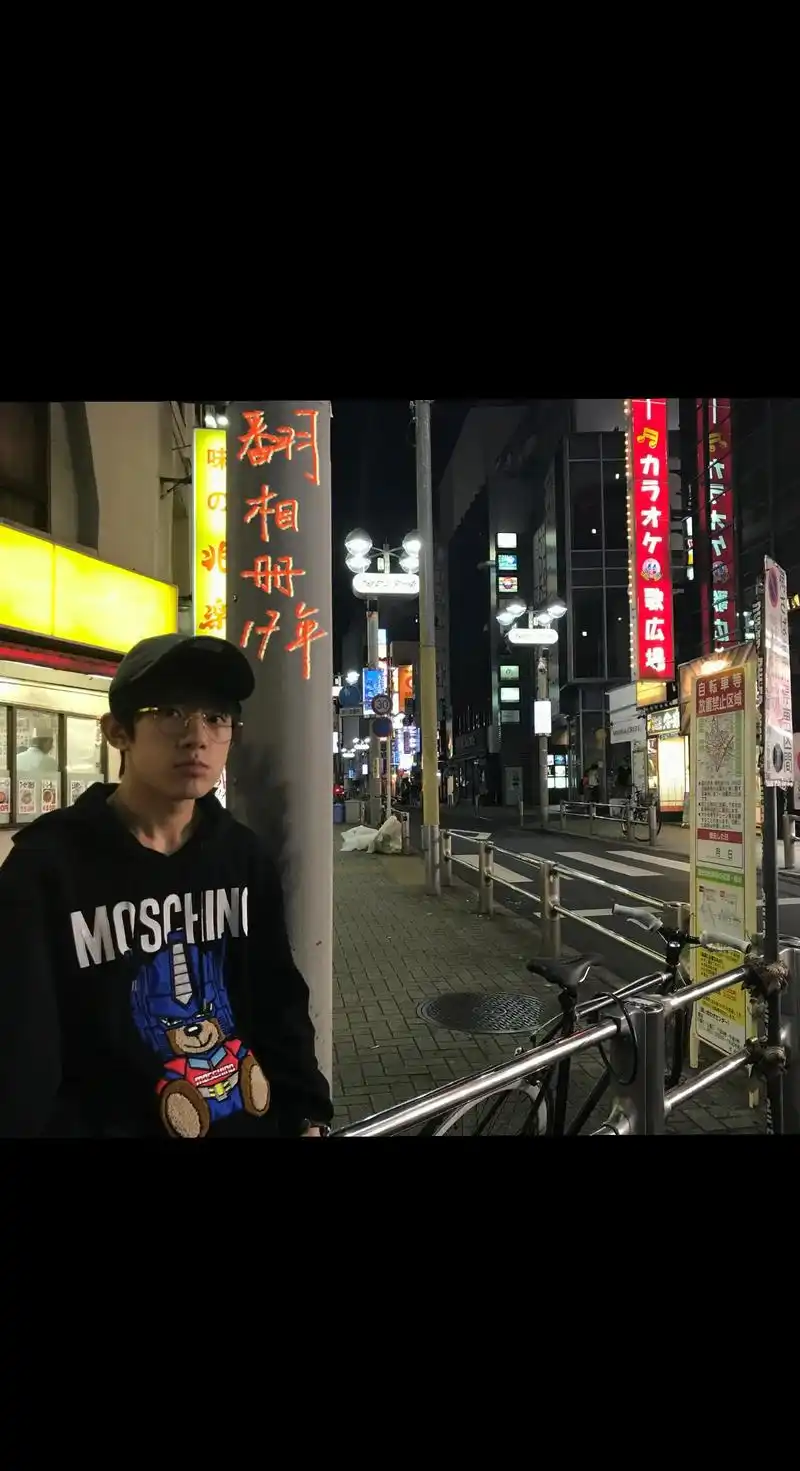 千玺分享的最近的最近生活照#易烊千玺 #易烊千玺分享生活 - 抖音