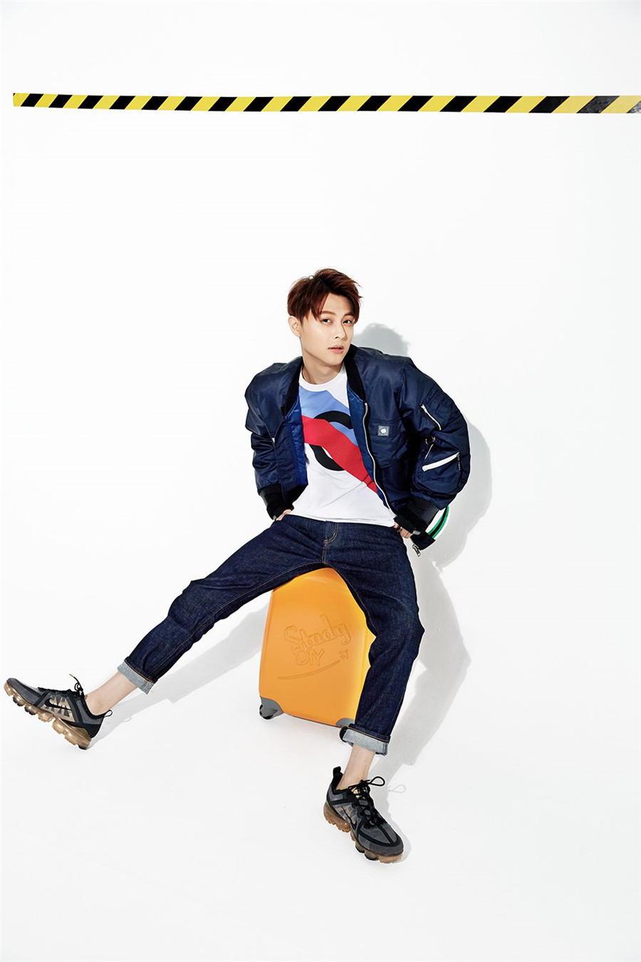 王子邱胜翊拍学院风写真充满活力被赞最帅学长