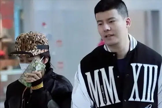 吉克隽逸:卖惨炫富当小三,立了10年的"淳朴"人设,终于崩塌了_刘石