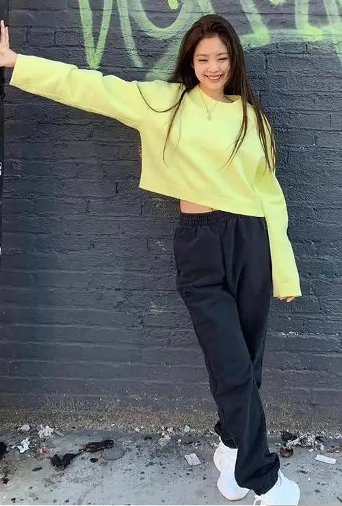 jennie不露腰不露腿穿搭(身高163cm的jennie确实很会穿)(4)