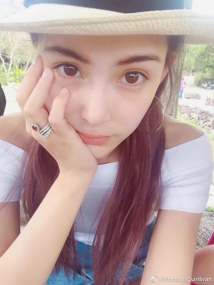 昆凌早期黑涩会照片 昆凌素颜什么样子