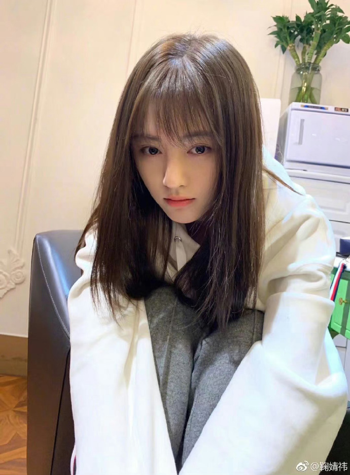 鞠婧祎早期旧照