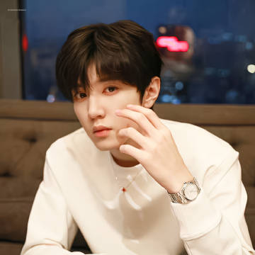 "心动一下"@陈哲远-74 陈哲远┆头像2-2 23:23来自 陈哲远超话-小桃