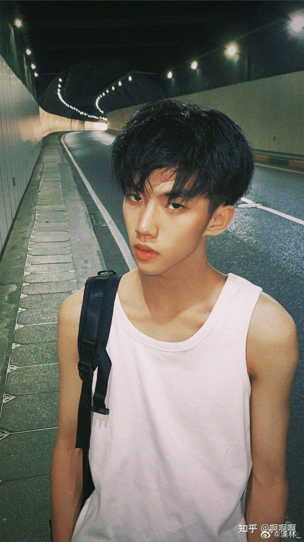 有人见过抖音帅哥长颈先生露脸吗