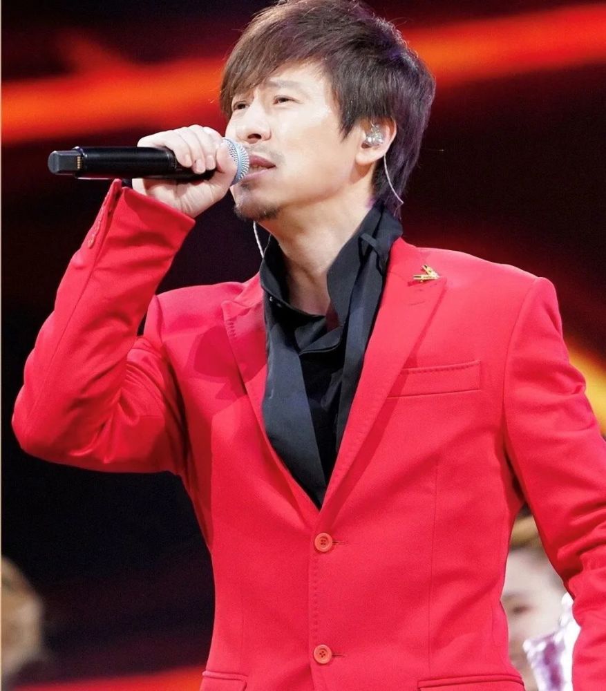 解晓东九十年代当红歌手转型失败隐退后这些年消失去哪儿了