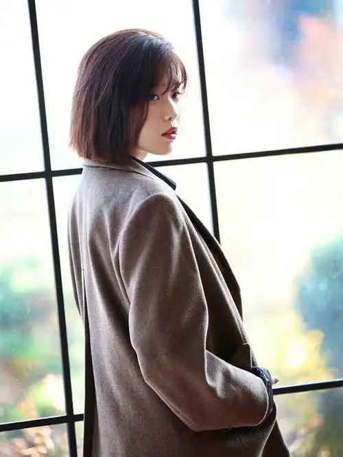 一组早期的短发iu