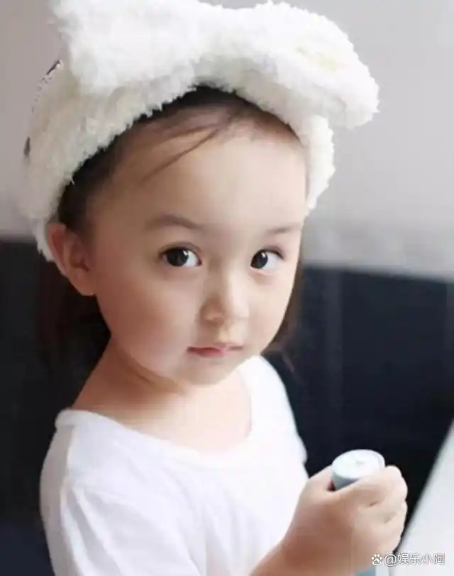 2岁出道年入百万,因相貌甜美被禁止整容的刘楚恬,如今长成啥样