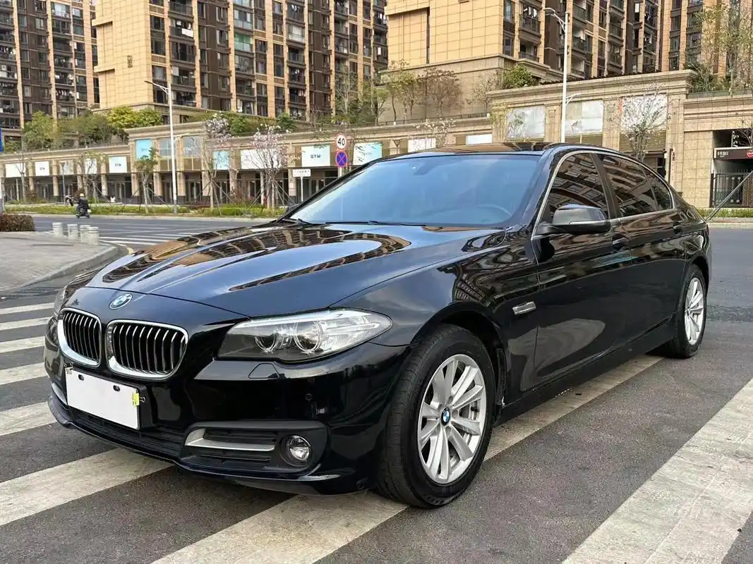 辆型号:2017款宝马5系520li典雅型上牌城 - 抖音