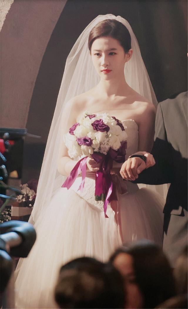 刘亦菲婚纱照曝光!网友:最仙的新娘