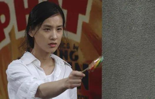 周星驰不婚原因浮出水面,答案就"藏"在他一直不愿摘的帽子里_罗慧娟