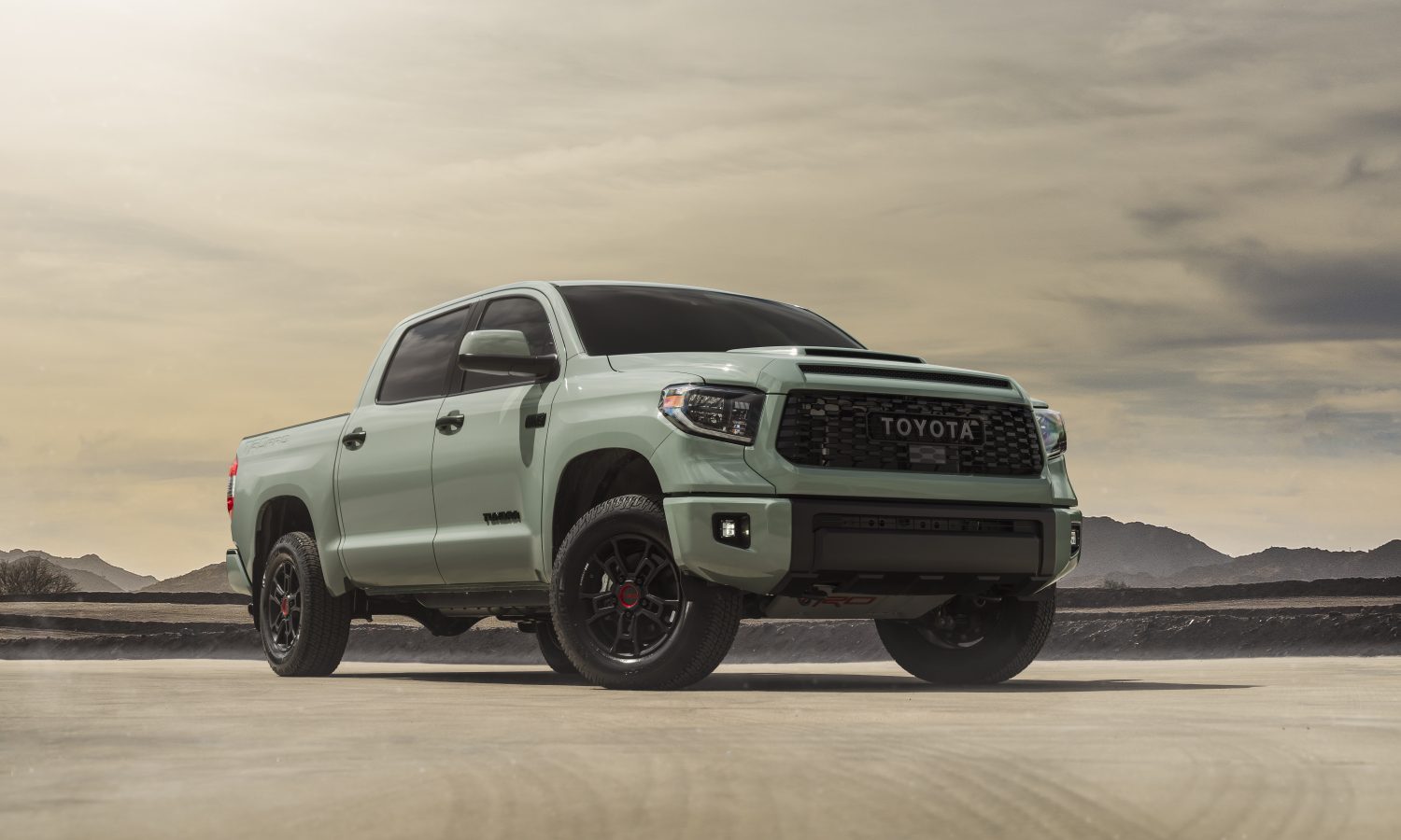 丰田因大灯电路缺陷召回15.8万辆tundra皮卡