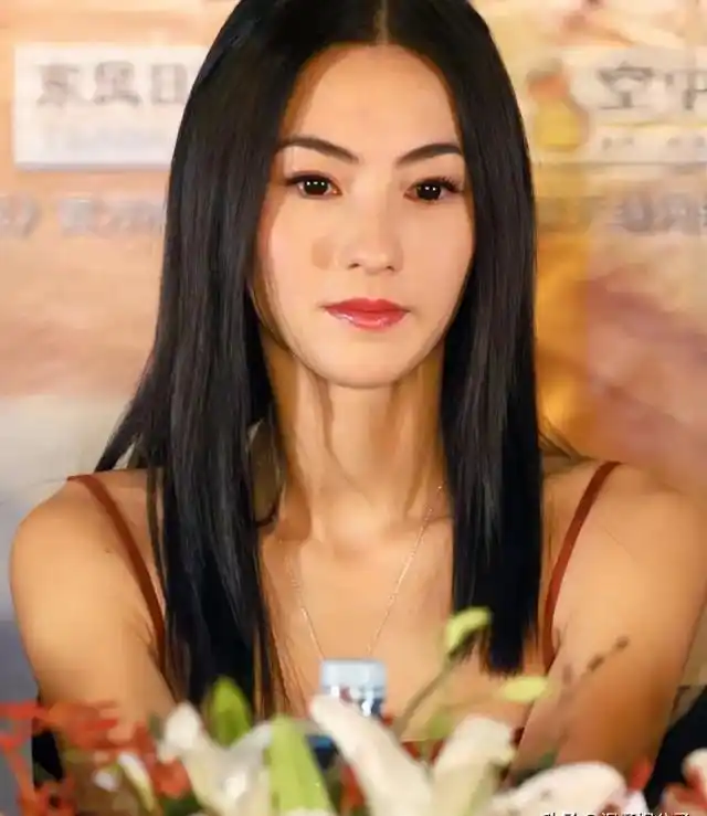 当43岁张柏芝和29岁颜人中站在一起我才彻底明白什么是顶级骨相