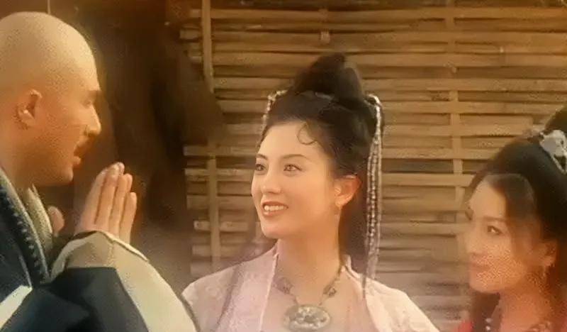 秦虹:脚踢叶子楣,拳打洪金宝,香港电影史被遗忘的明珠_叶玉卿_影片