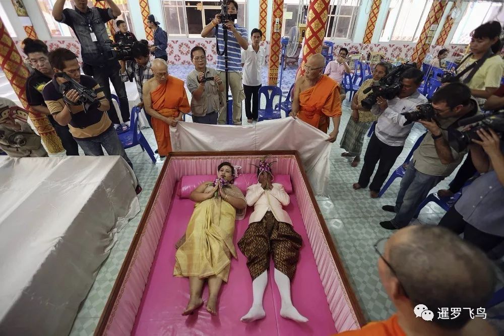 新年第一天就躺棺材?泰国独特风俗只为消灾祈福