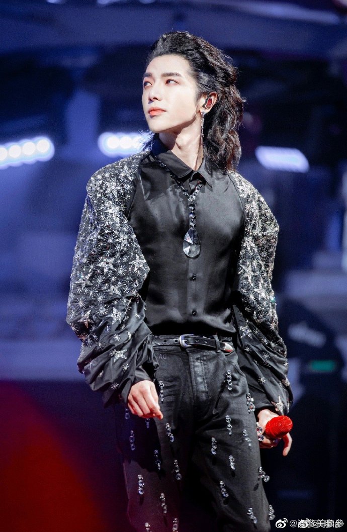 华晨宇说马嘉祺是很大的惊喜##华晨宇有腹肌但绝对不露