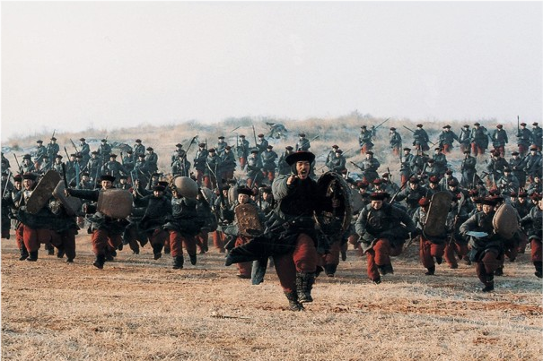 古代战场冲锋第一排士兵最先受攻击为何还往前冲原因有些意外