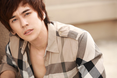 钟丽缇承认与张伦硕姐弟恋:年龄无所谓 爱情无界限