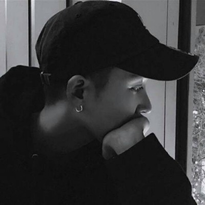 伤感暗黑系男生头像真人