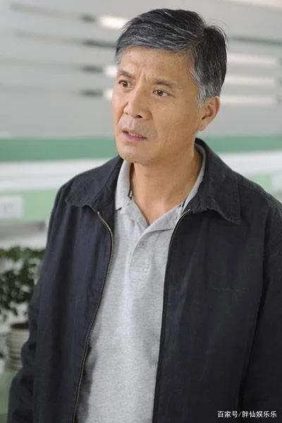 刘之冰14岁出道,如今已经拍了45年的戏了,妥妥的老戏骨.