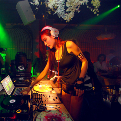 高清性感火辣的打碟dj女生头像图片