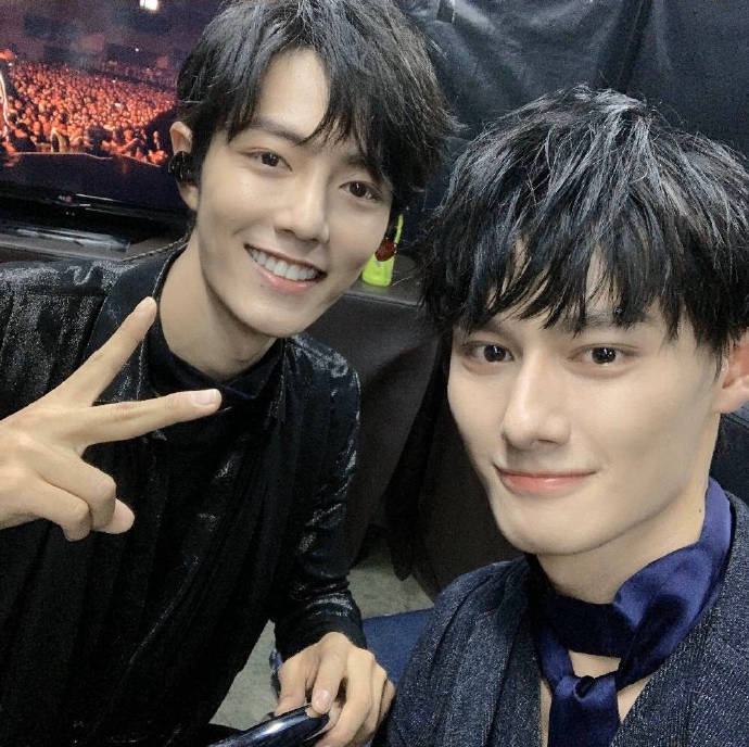 【考古】【肖战合影整理】 陈情令剧组(part 4)18p(这应该是最后一组