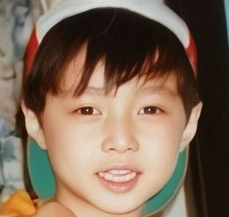 zyx小时候好像橱窗里的娃娃,太好看了吧 —— 晋江文学城网友交流区