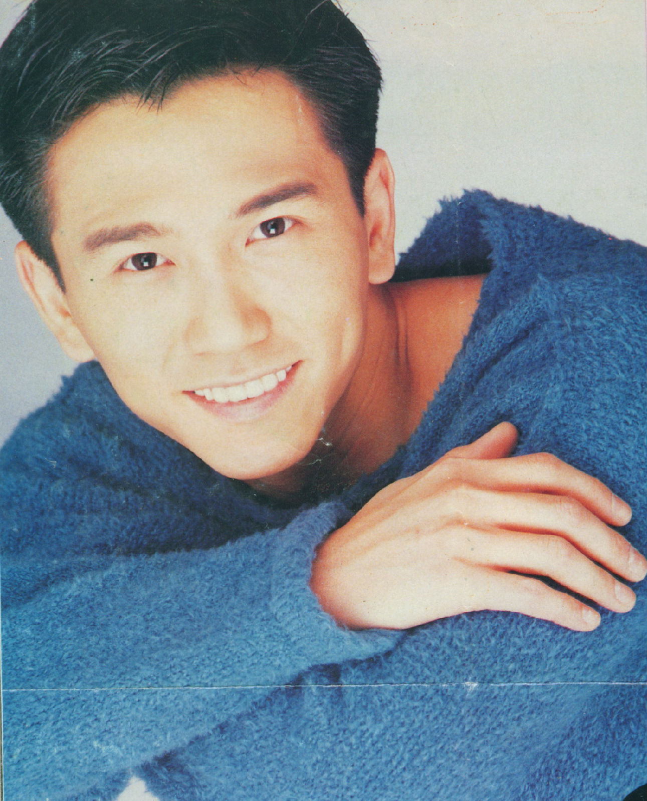 一代男神找女友要分手费,离婚两次娶小20岁娇妻,51岁当上爹