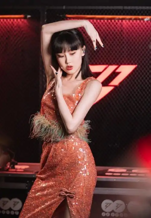 乘风破浪的姐姐们首次公演舞台姐姐们都太有女人味了