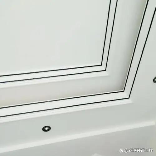 那么石膏板吊顶不平原因是什么呢?