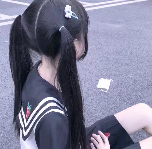 双马尾双丸子可爱风头像.