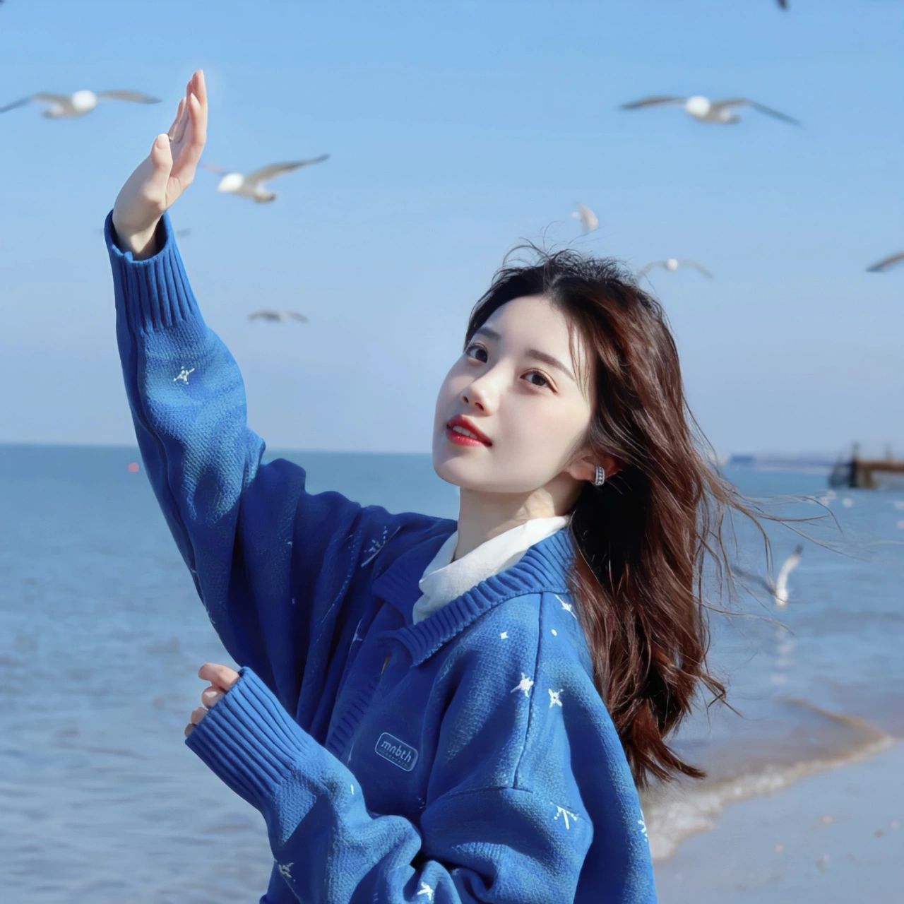 女生头像|背靠大海 面朝大海,春暖花开