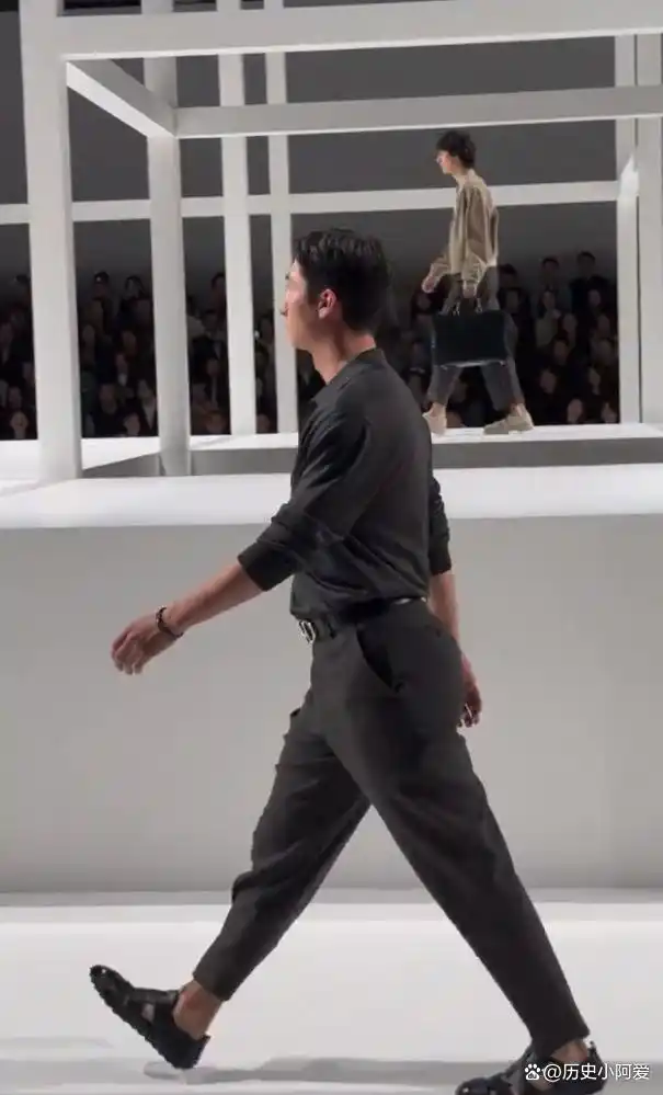 上海这一夜王阳嘴歪武大靖翘臀全都输给了53岁胡兵