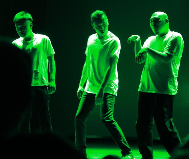 李昆鹰喜剧演员里最帅的帅哥里最搞笑哒