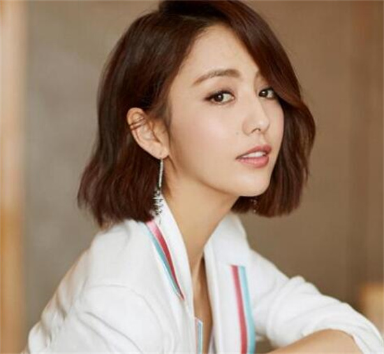 时尚又干练的女生短发图片 职场女强人的必选发型