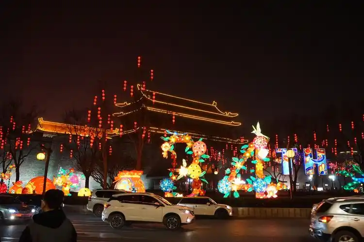 华灯璀璨永宁门