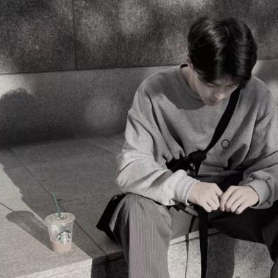 孤独伤感男生头像真人