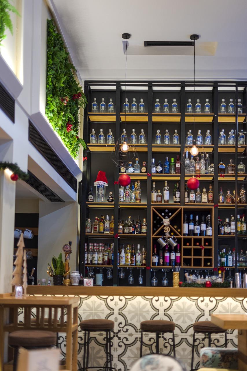 爱情公寓中酒吧的名字是什么?让你大开眼界!