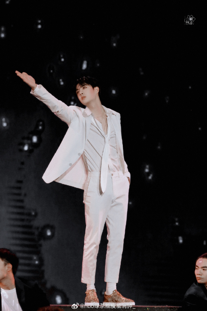 王一博#神的孩子在跳舞