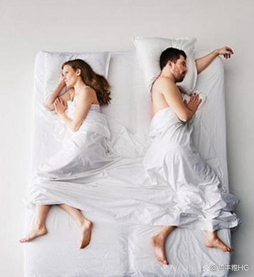 熄灯后,夫妻的五种"睡姿"暗示夫妻感情的状态,别傻傻不懂!