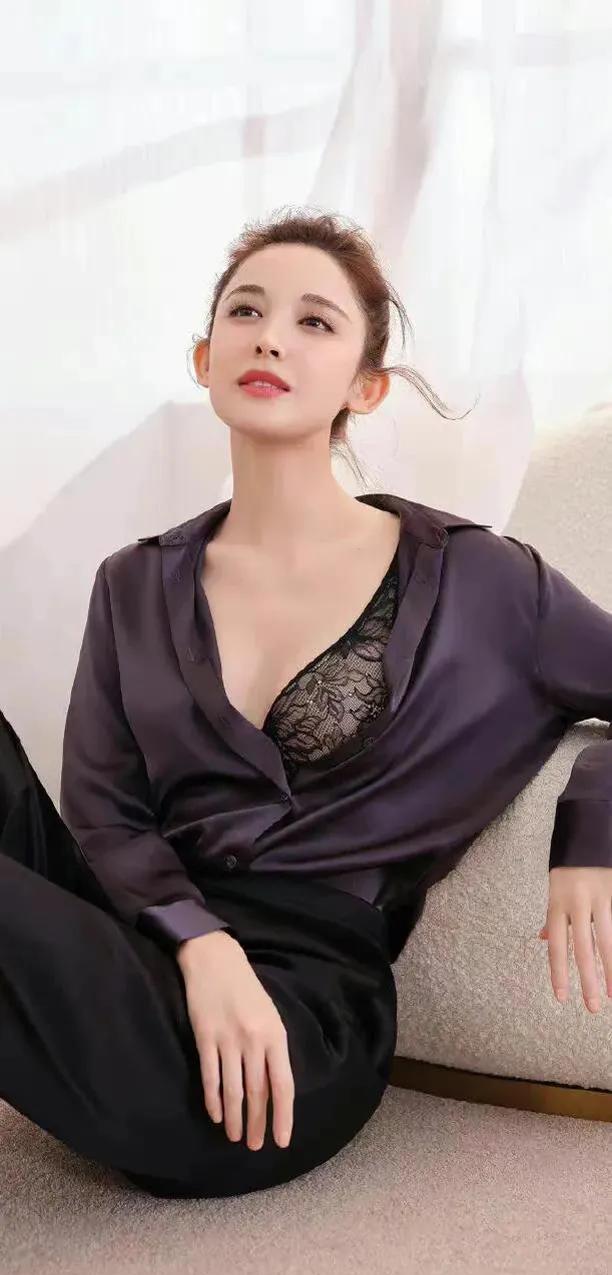 古力娜扎的身材多少人喜欢_比例_杂志_气质