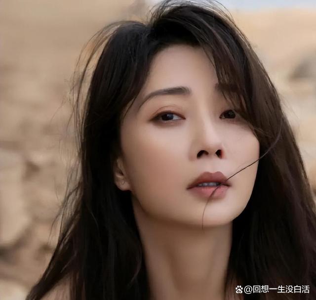 在很多观众眼中,女演员殷桃的嘴角总有一种"破碎"的现象.